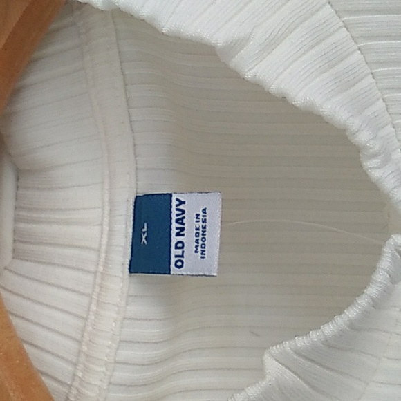 NWT Old Navy tee XL - Picture 2 of 4